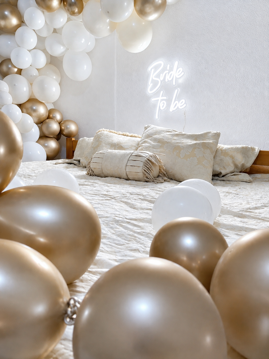 Bride To Be LED Blanche